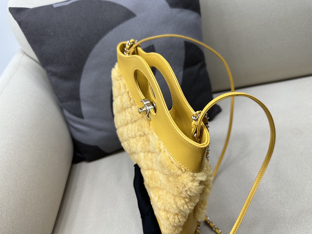 Mini 31 Chain Shoulder Bag Handbag AS4133 Yellow